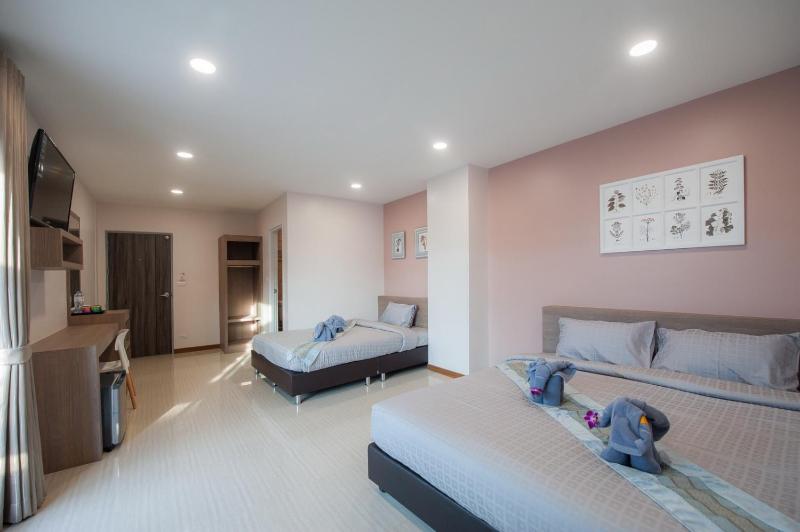 Superior Family Room image 1