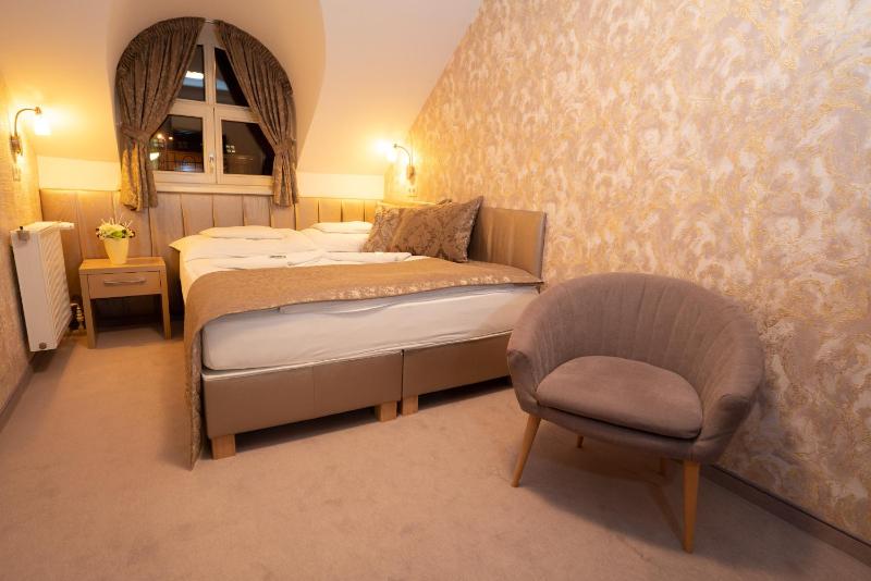 Double Room image 4