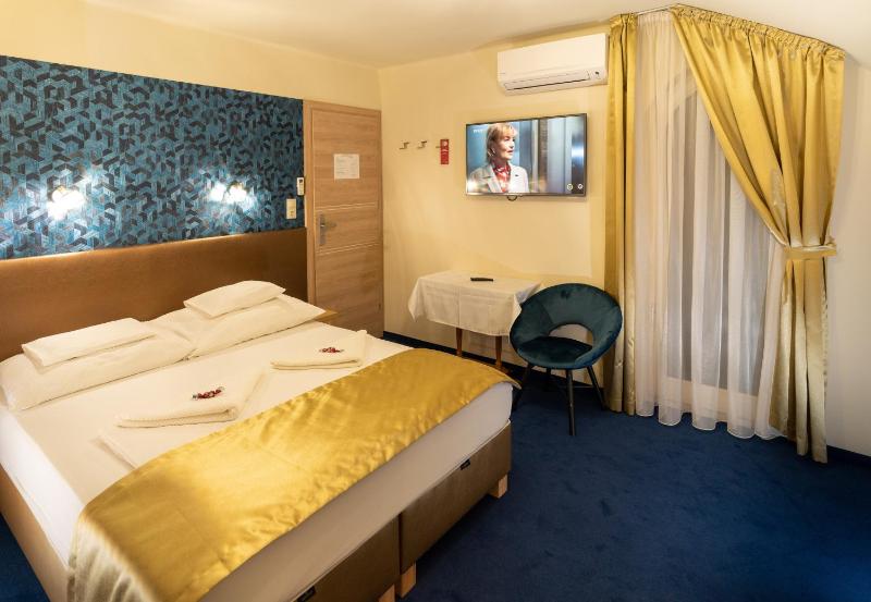 Triple Room image 3