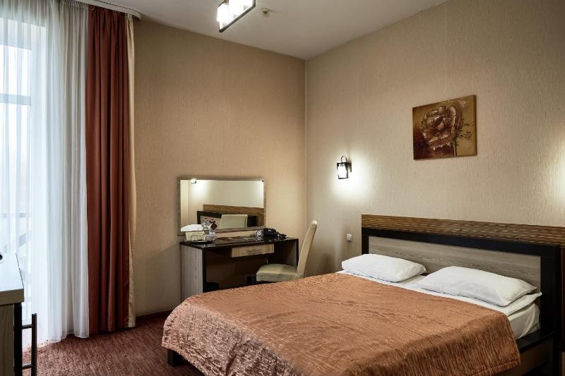 Standard Double Room image 2