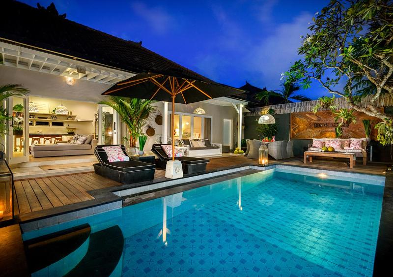 Villa Bloom 4 - 2 King bedrooms  Sleep 4 Pax private pool Seminyak - image 16