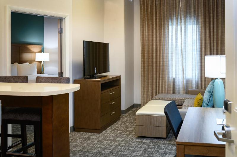 One-Bedroom King Suite image 4