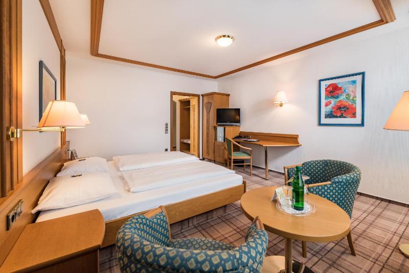 Double Room image 4