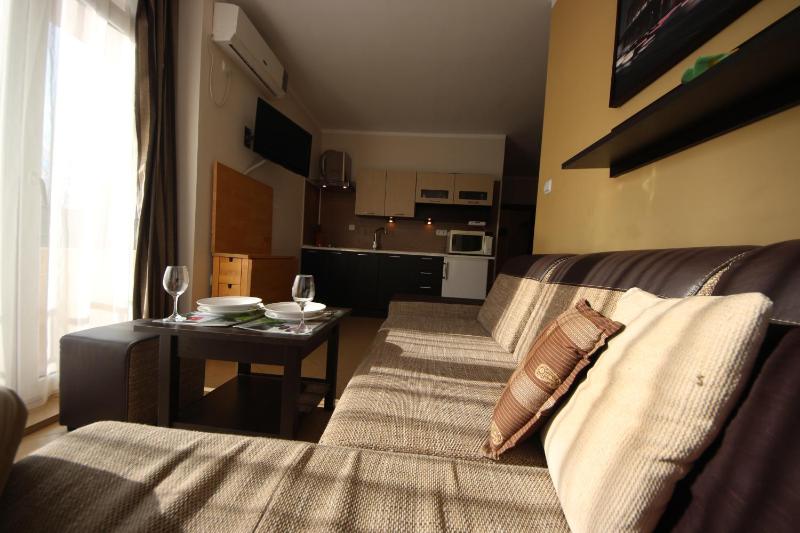 One-Bedroom Suite image 1
