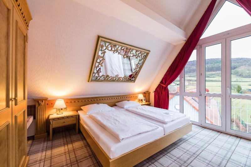 Deluxe Double Room image 4
