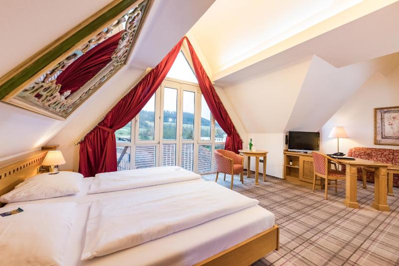 Deluxe Double Room image 3