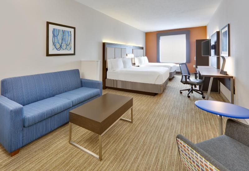 Suite with Two Queen Beds image 2