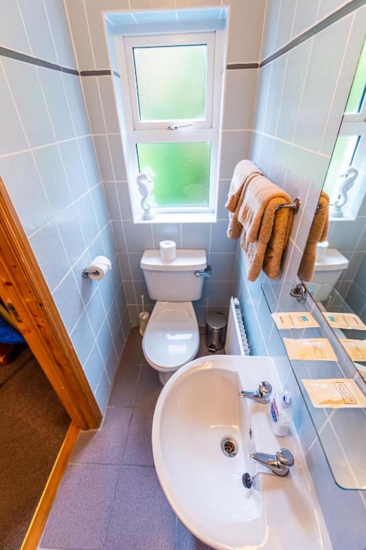 Double or Twin Room with Private Bathroom image 3