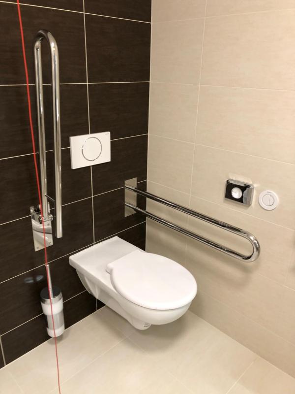 Twin Room - Disability Access image 4