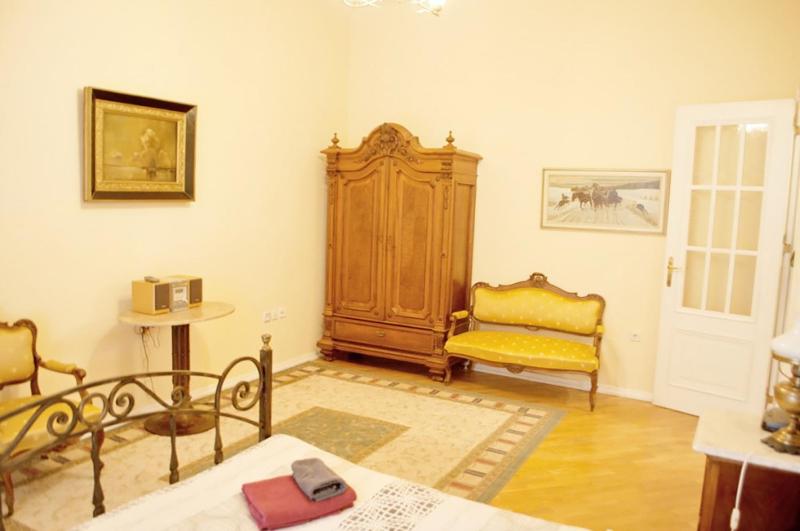 Two bedroom Luxury apartment - image 12