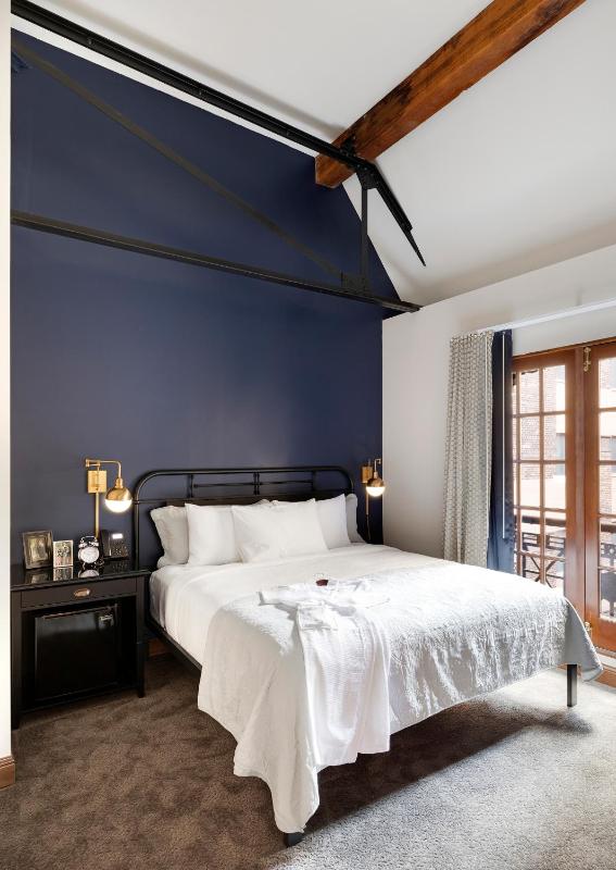 Two-Bedroom Suite image 4