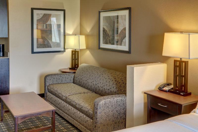 King Suite with Sofa Bed image 3