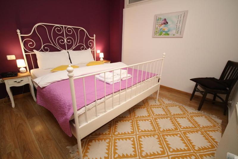 CoZy Apartments - image 16
