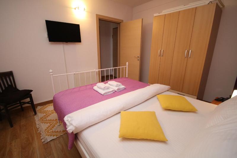CoZy Apartments - image 3