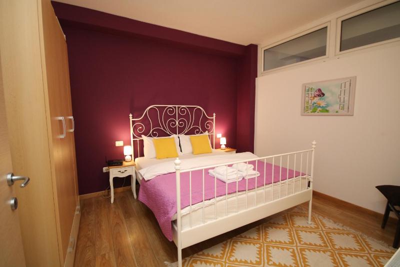 One-Bedroom Apartment image 1