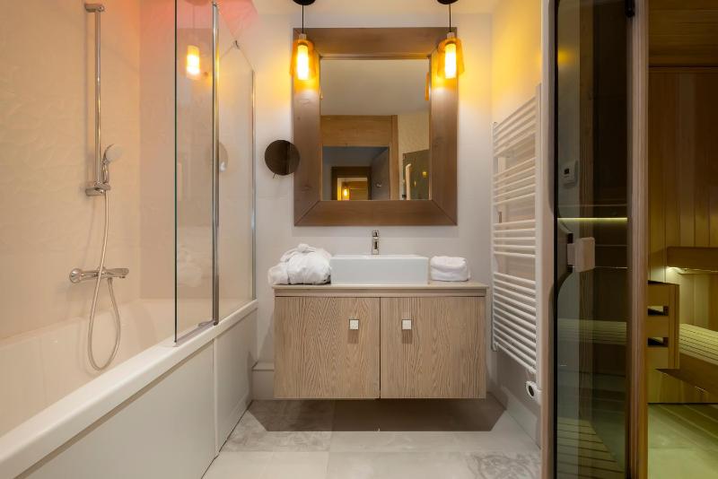 Two-Bedroom Apartment with Fireplace and Sauna (6 People) image 4