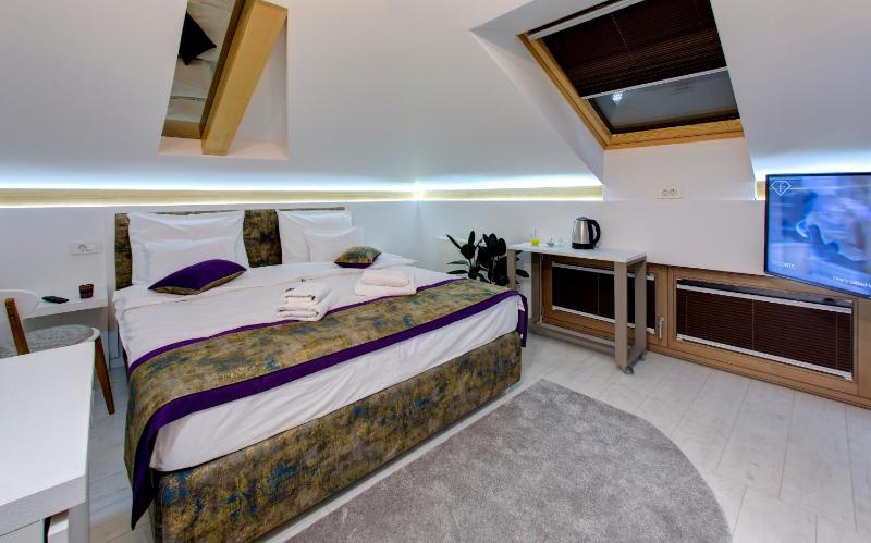 Diamond Rain Boutique Hotel - image 8