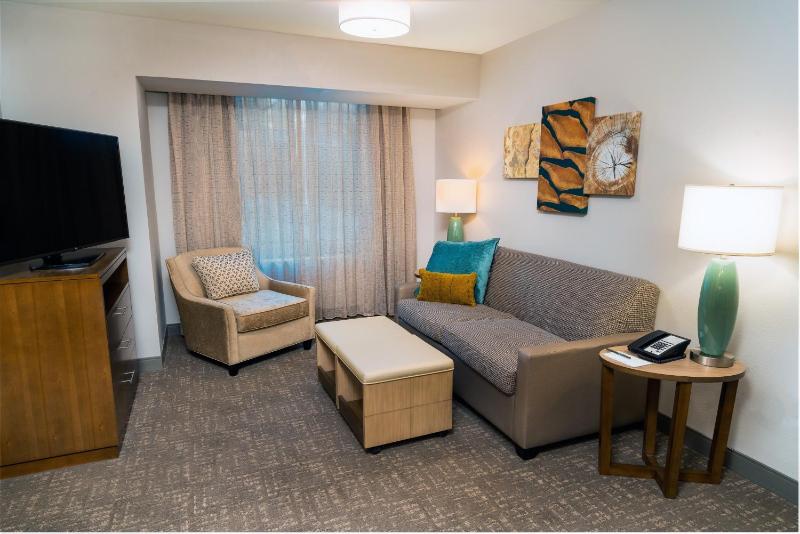 One-Bedroom Suite with Two Queen Beds image 4