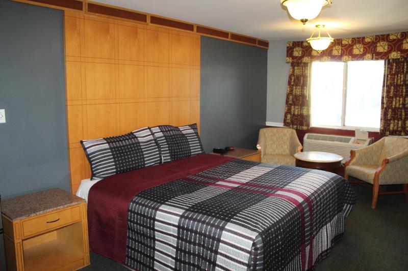 Superior King Room - Smoking image 1
