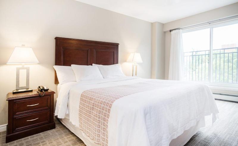 One-Bedroom with King, Separate Office Suite image 1