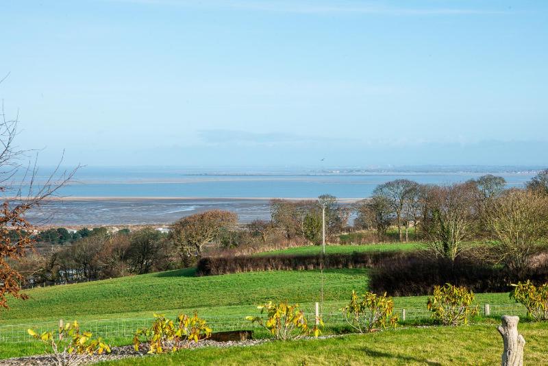 Finest Retreats - Sea Views Cottage - image 20