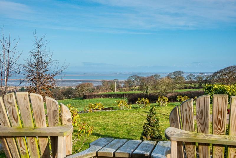 Finest Retreats - Sea Views Cottage - image 3