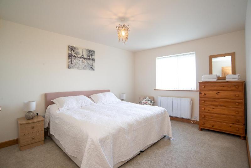 Finest Retreats - Sea Views Cottage - image 8