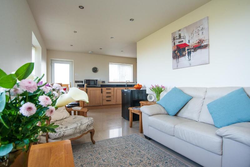 Finest Retreats - Sea Views Cottage - image 17