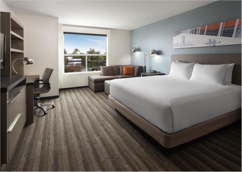 King Room image 2
