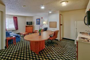 Room #18494412 image 3