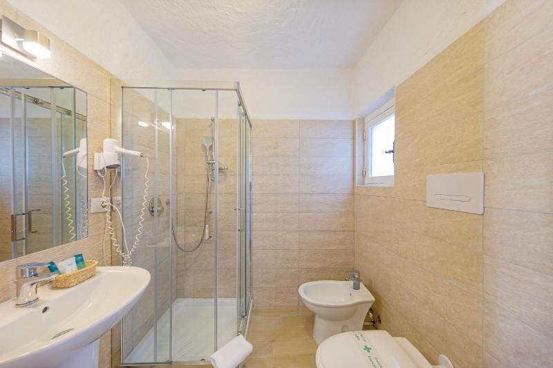 Quadruple Room image 2