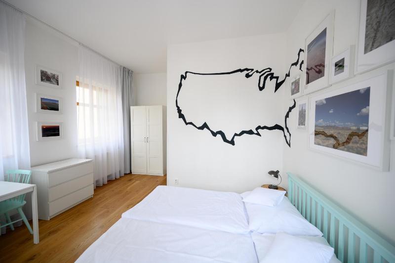 Double Room image 4