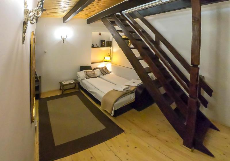 Quadruple Room with Balcony 3 image 2