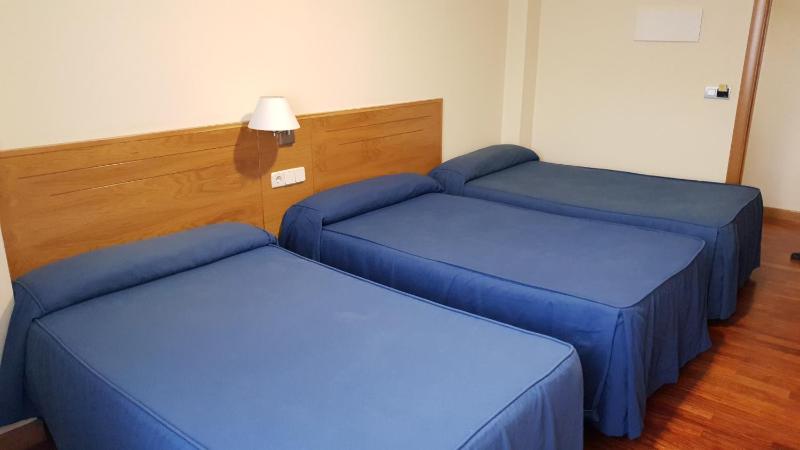 Classic Triple Room image 3