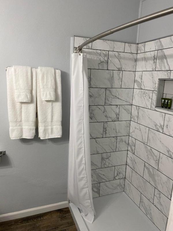 King Room image 4