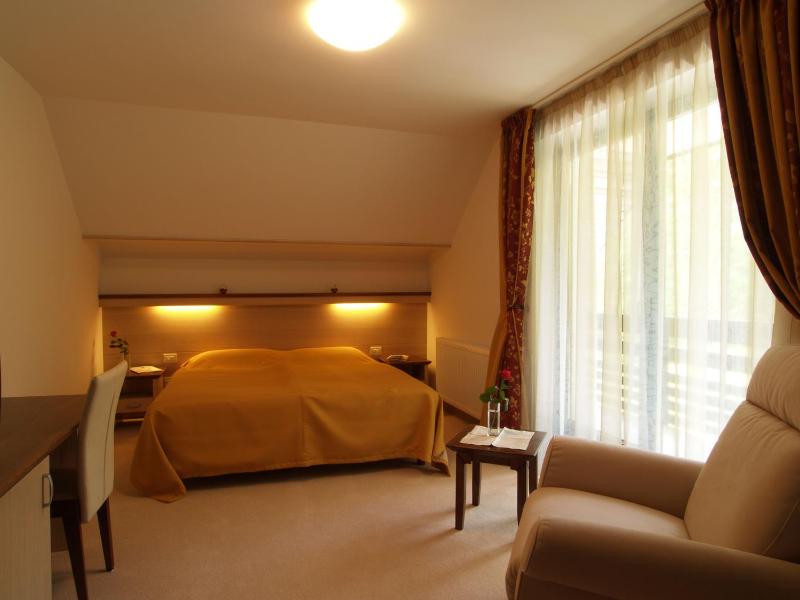 Double Room with Balcony image 1