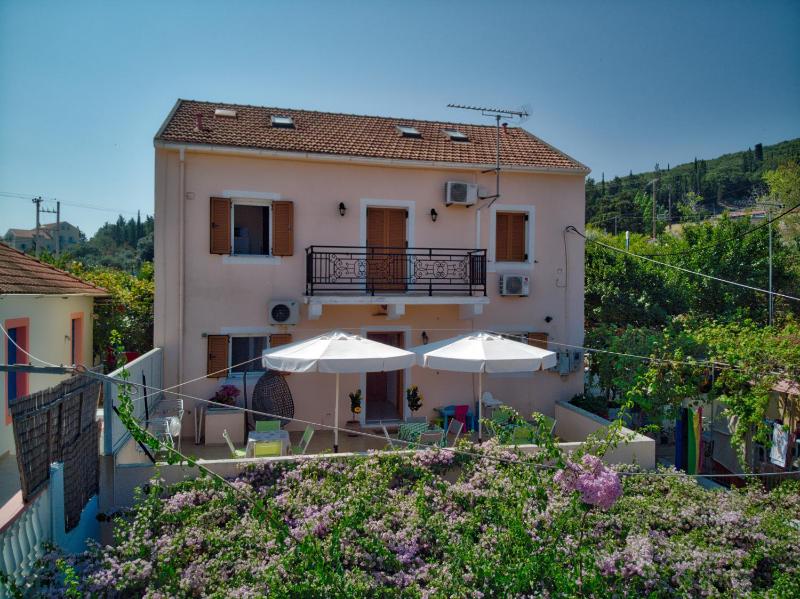 Studio (2 Adults) image 1