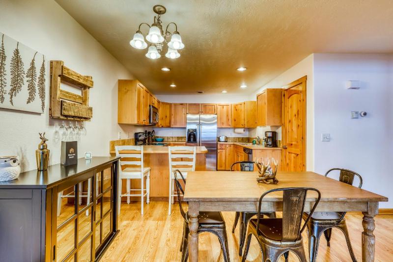 Three Bedroom Apartment image 2