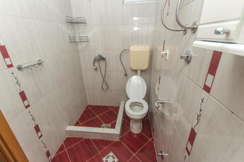 One-Bedroom Apartment image 3