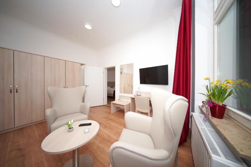 Suite image 4