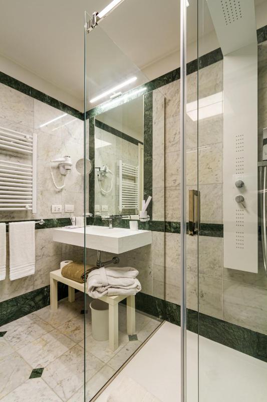 Junior Suite with Sea View image 2