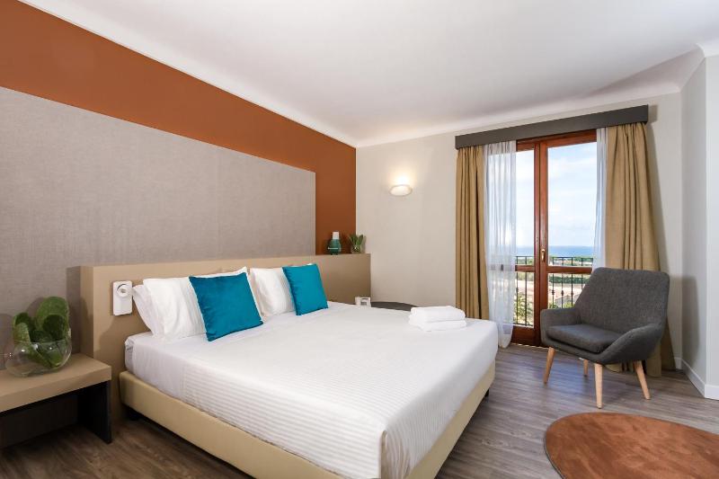 Junior Suite with Sea View image 3