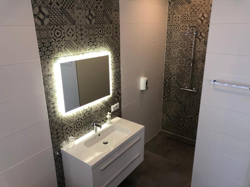 Suite with Spa Bath image 2