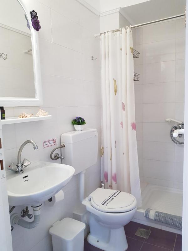 Two-Bedroom Apartment with Balcony and Sea View image 2