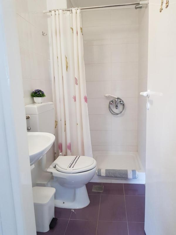 Two-Bedroom Apartment with Balcony and Sea View image 3
