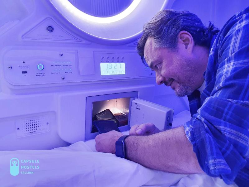 Single Bed in Mixed Dormitory Room image 2