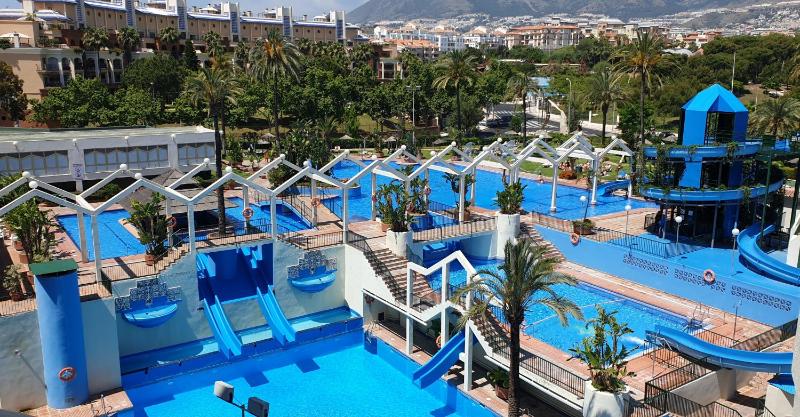 Apartamentos HOLIDAYS BENALBEACH Images