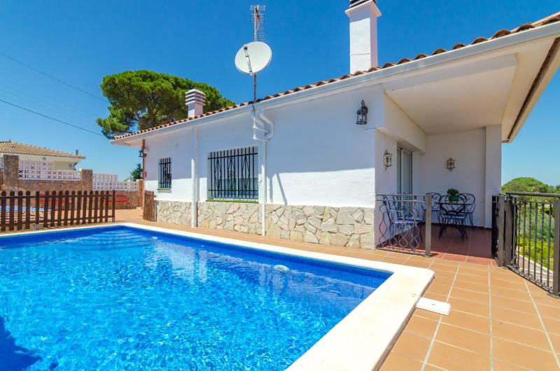 Villa with Private Pool image 3