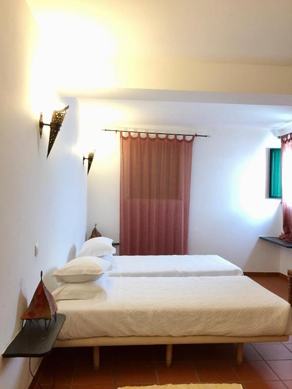 Twin Room image 3