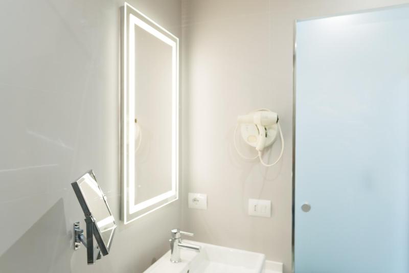 Superior Double Room with Sofa Bed image 2